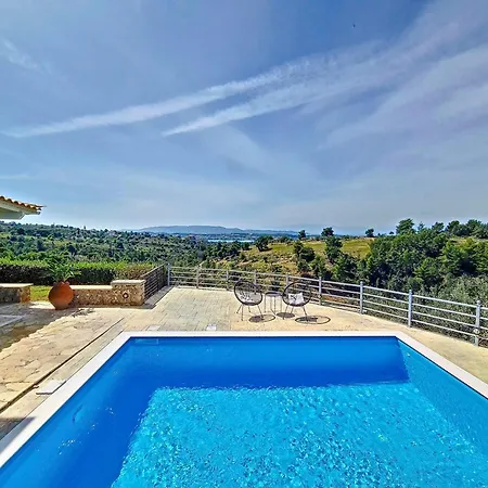 4 Season Pool Seaview Close To